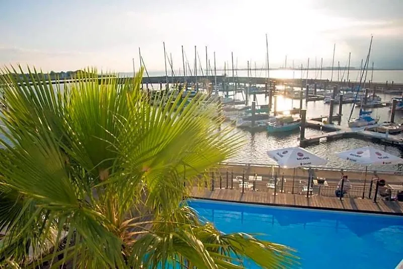 Hotel Hull Osaka Hokko Marina 2*,